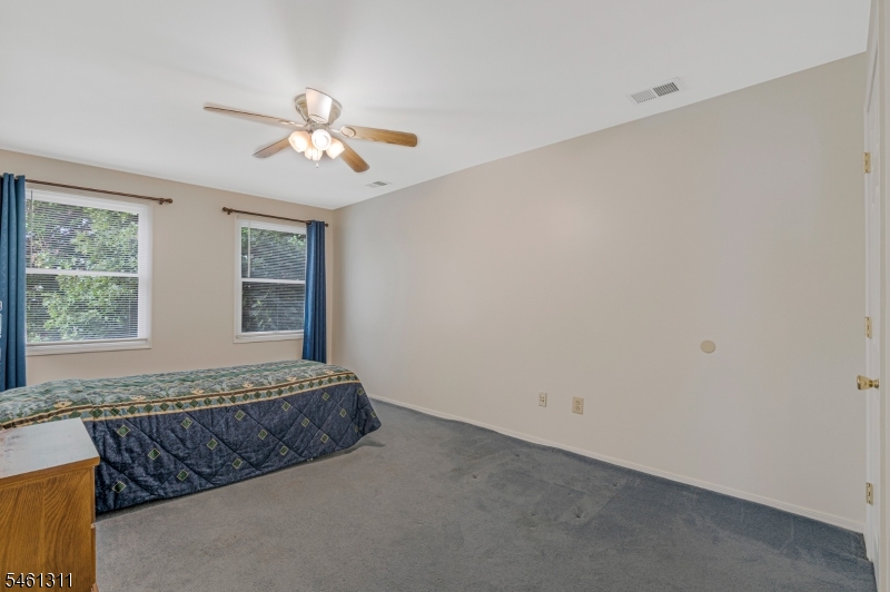 18 Robinson St