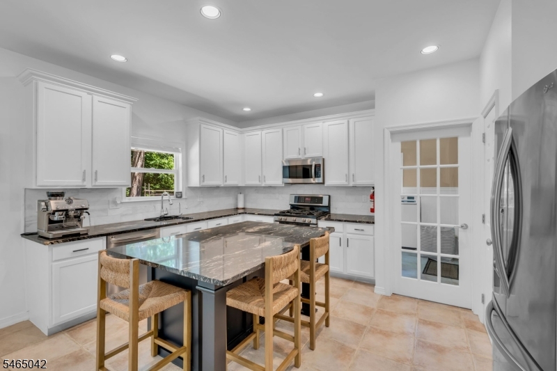 4 Scott Dr