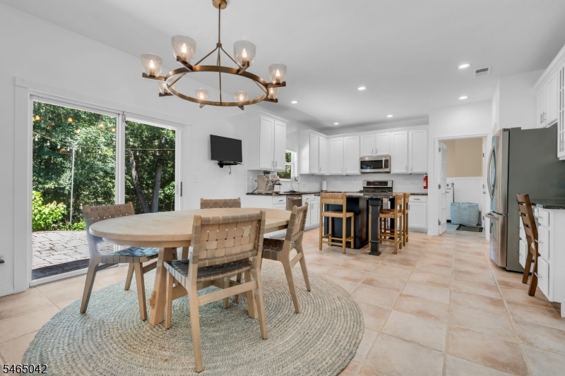 4 Scott Dr