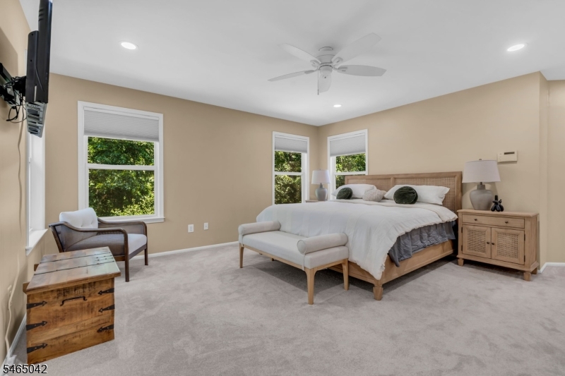 4 Scott Dr