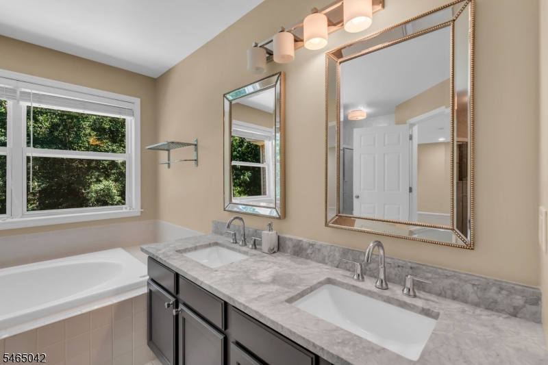 4 Scott Dr