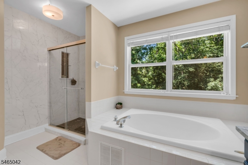 4 Scott Dr