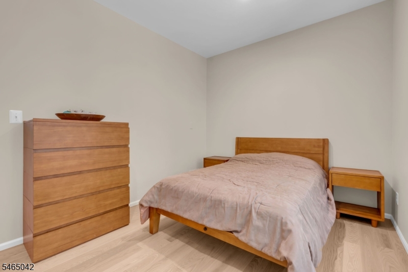 4 Scott Dr
