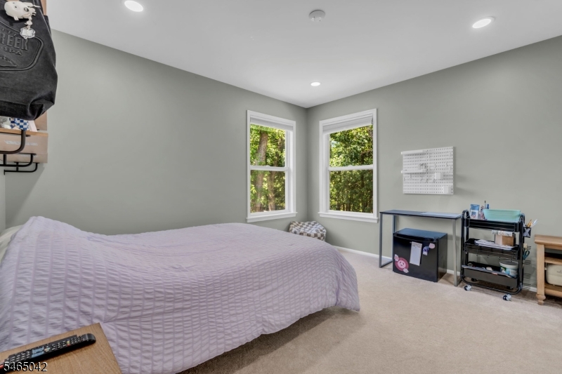 4 Scott Dr