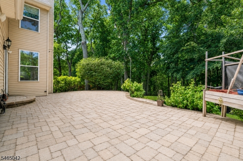 4 Scott Dr
