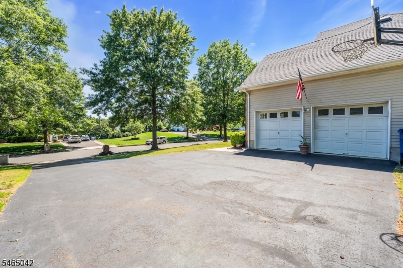 4 Scott Dr