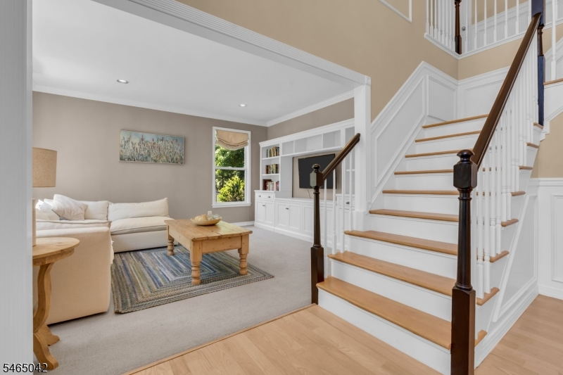 4 Scott Dr