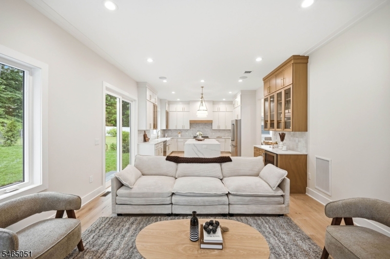 123 Forest Ave
