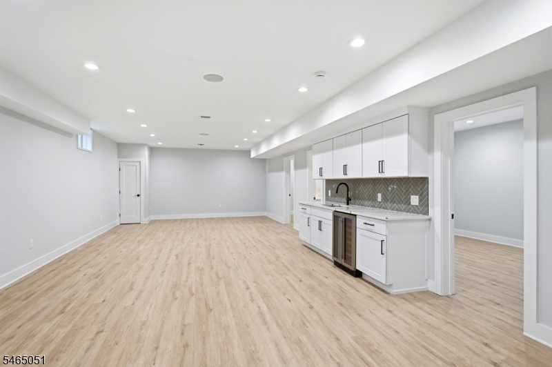 123 Forest Ave