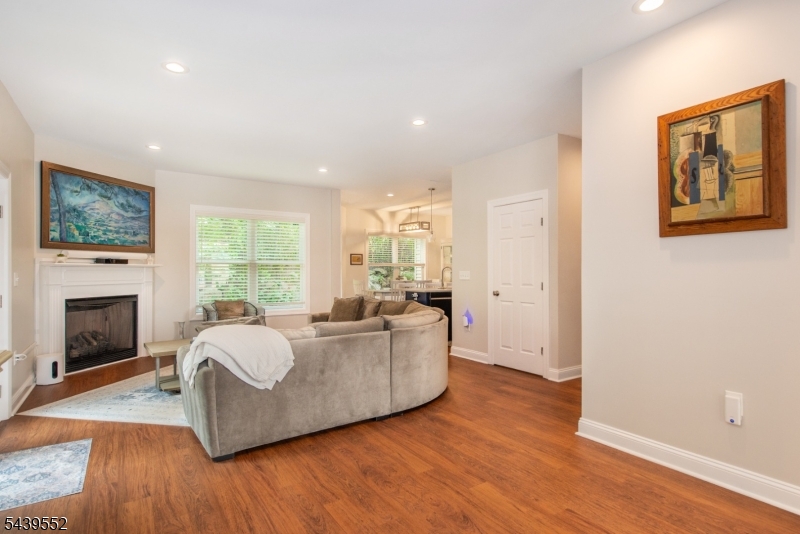 18 Post Oak Ct