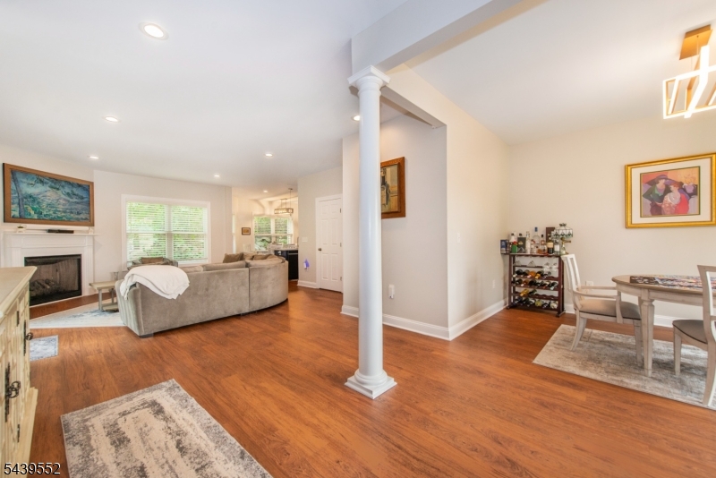 18 Post Oak Ct