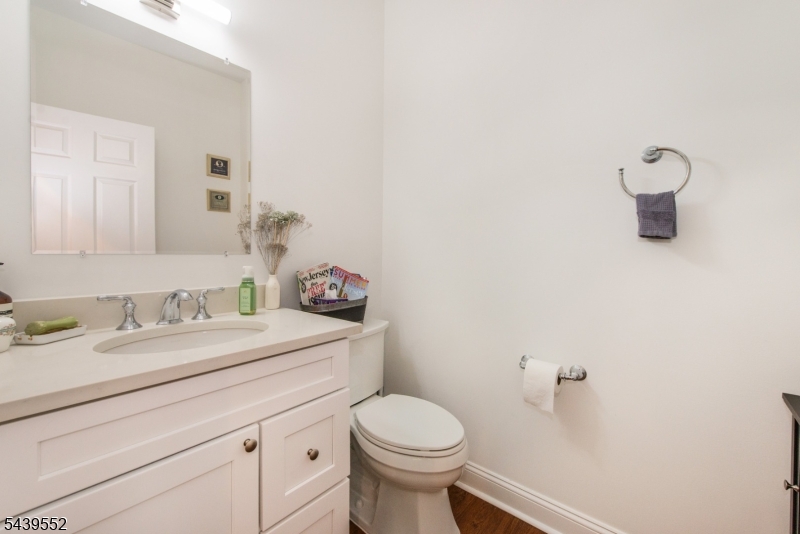 18 Post Oak Ct