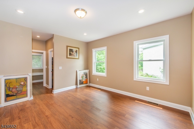 18 Post Oak Ct