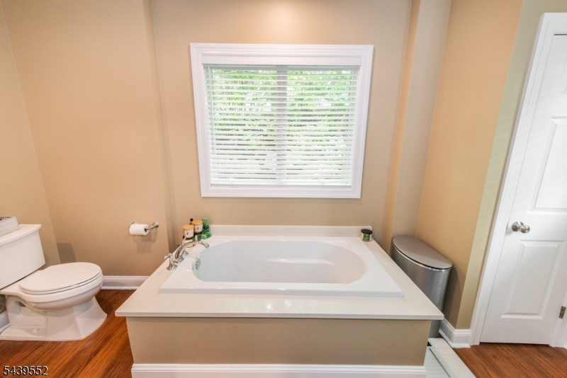 18 Post Oak Ct