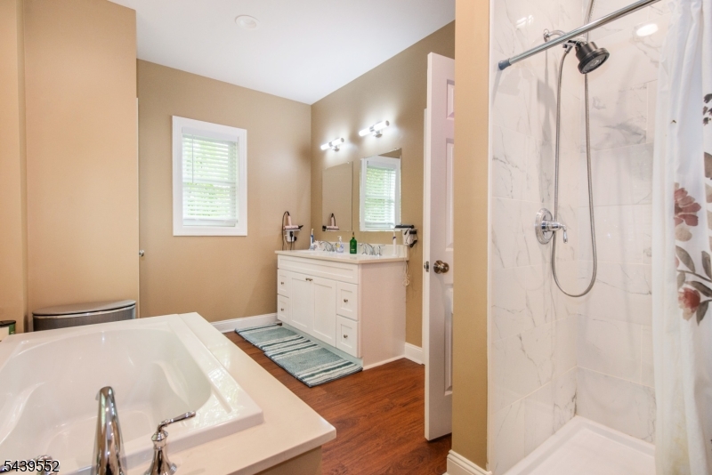 18 Post Oak Ct