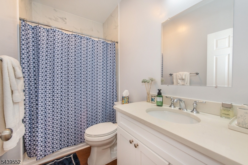 18 Post Oak Ct