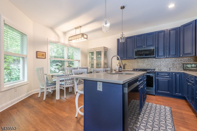 18 Post Oak Ct