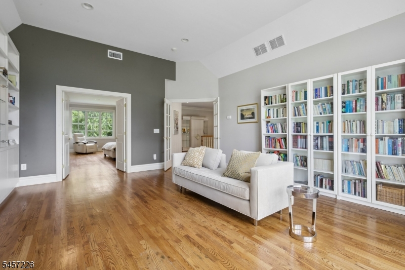 41 Van Cortland Way
