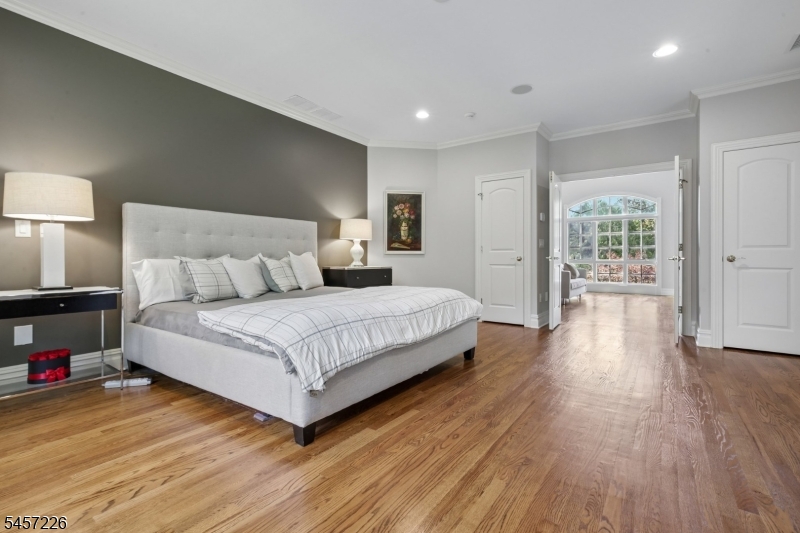 41 Van Cortland Way