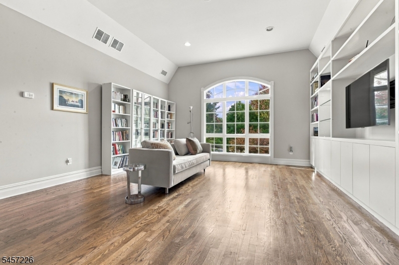41 Van Cortland Way