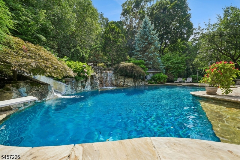 41 Van Cortland Way