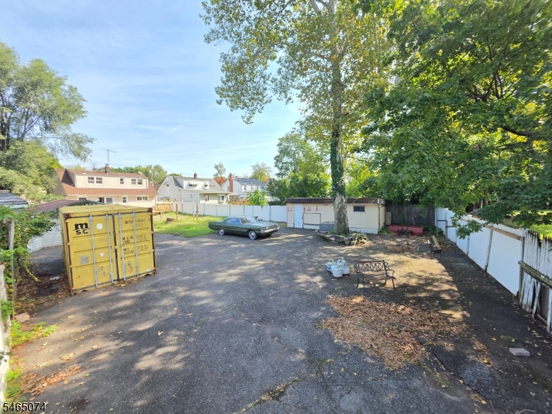 683 Mill St