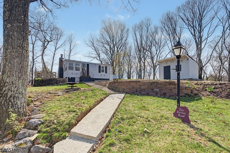 10 Berton Rd