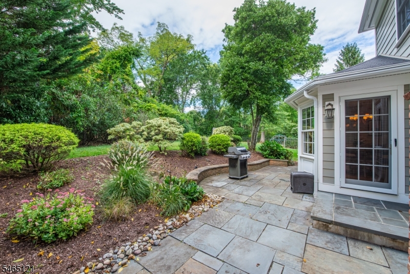 57 Bullion Rd