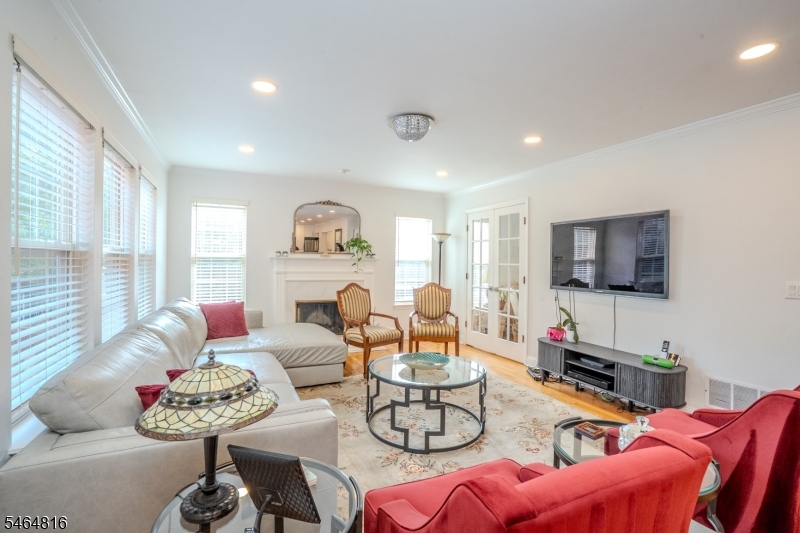 6 Fountain Dr