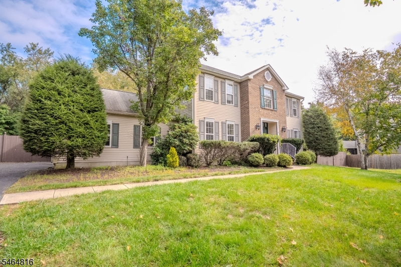 6 Fountain Dr