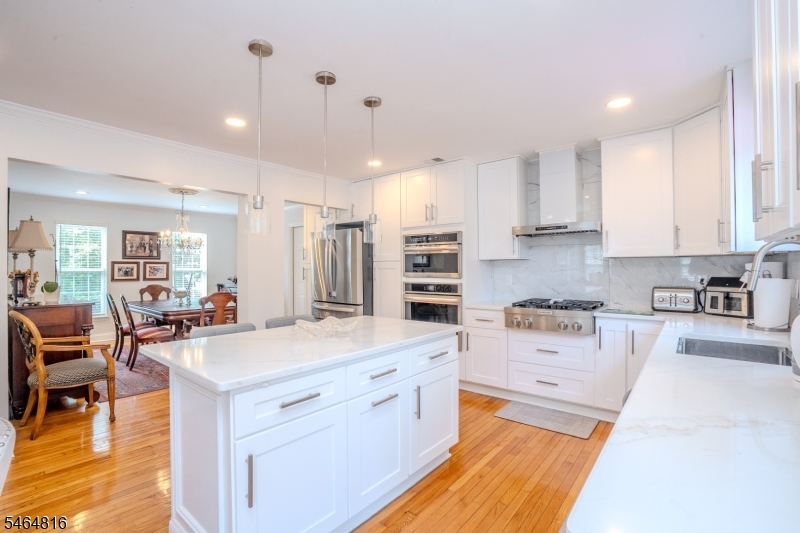 6 Fountain Dr