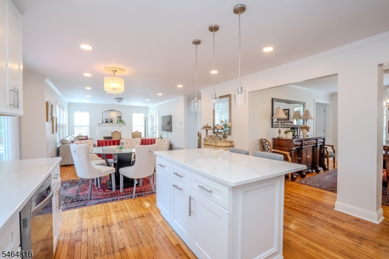 6 Fountain Dr