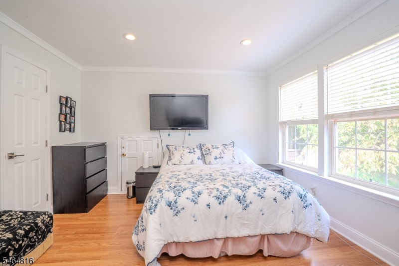 6 Fountain Dr