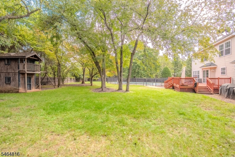 6 Fountain Dr