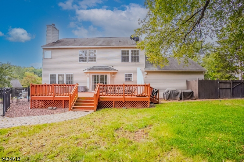 6 Fountain Dr