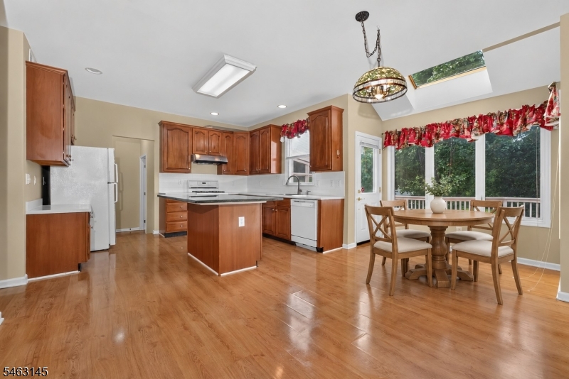 7 Stark Ct