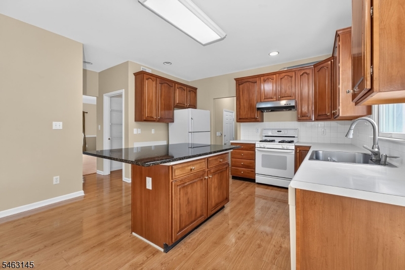 7 Stark Ct