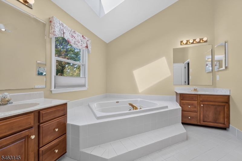 7 Stark Ct