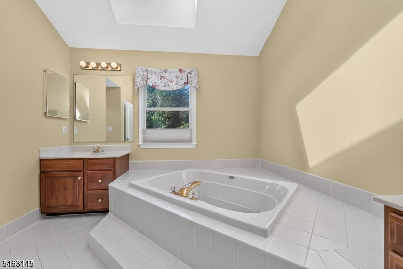 7 Stark Ct