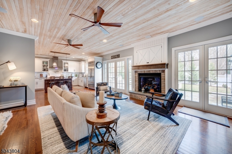 529 BENSON PL