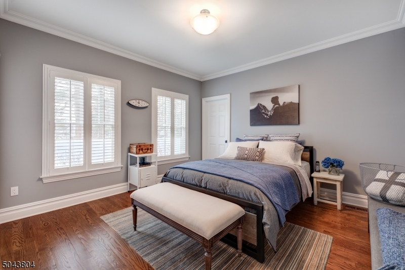 529 BENSON PL