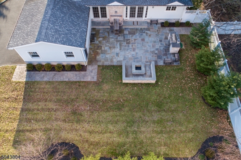 529 BENSON PL