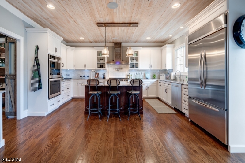 529 BENSON PL