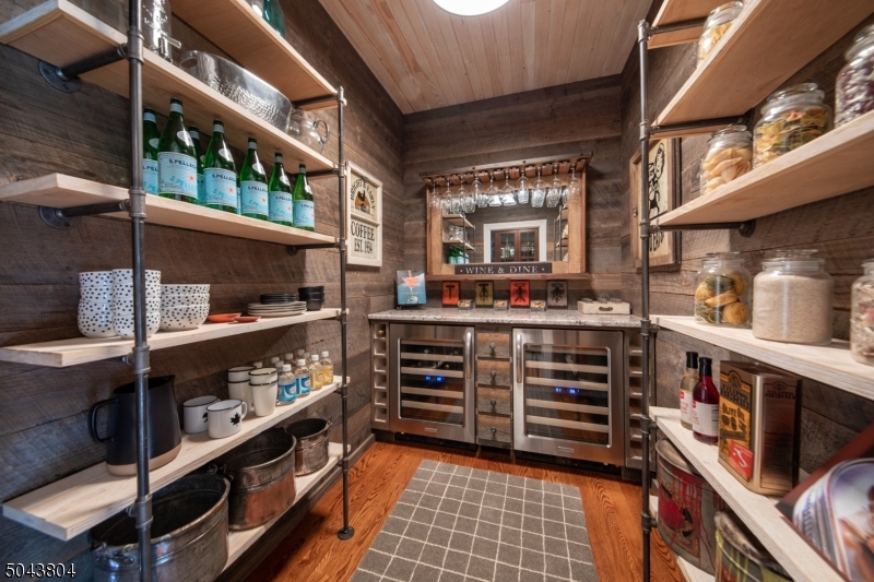529 BENSON PL