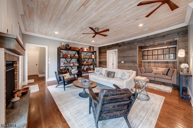529 BENSON PL