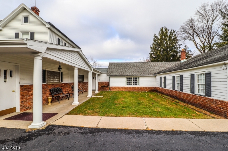 15 Academy St