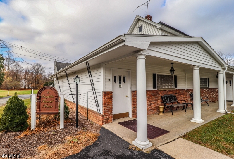 15 Academy St