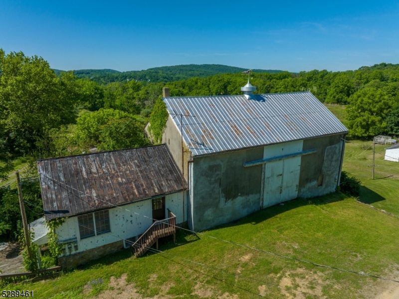 2 Dutch Hill Rd