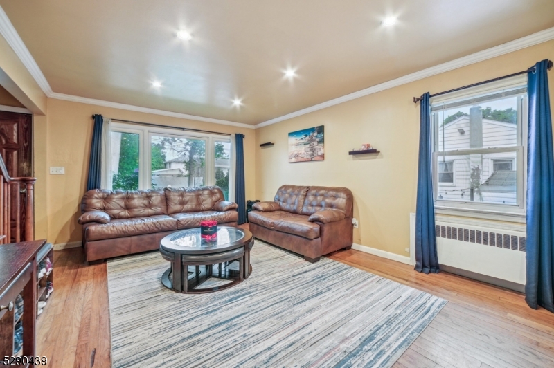 832 Bergen Ave