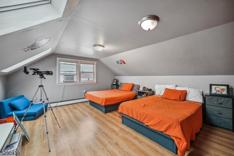 832 Bergen Ave